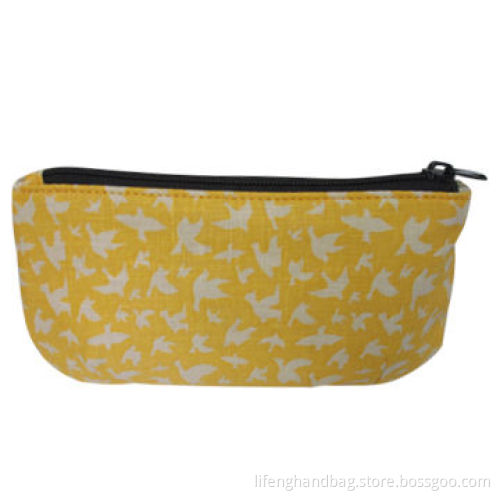 PVC Cosmetic Clutch Bag, Sized 16 x 10 x 4cm